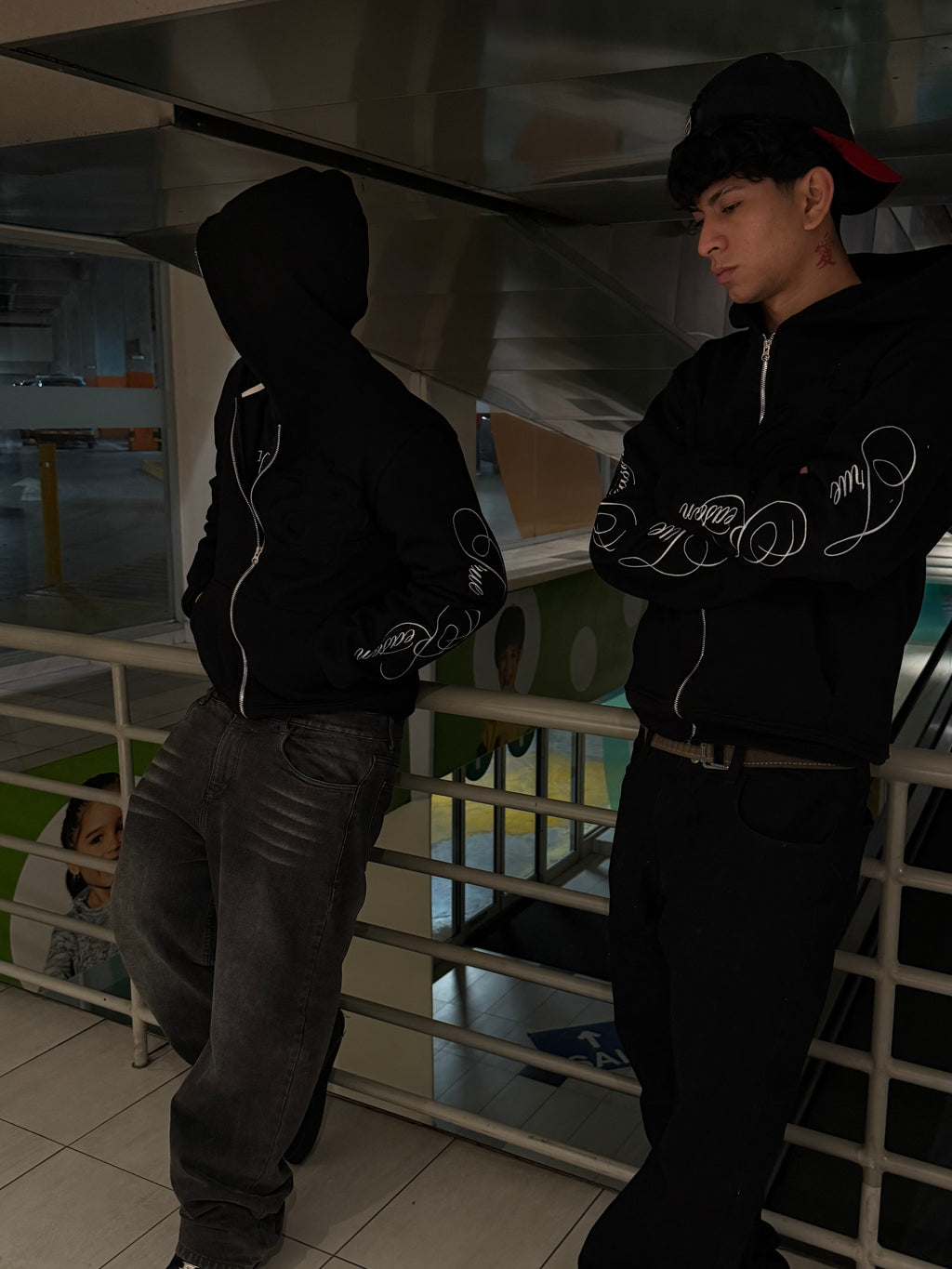 Zip Hoddie Rare Negra "Pure"